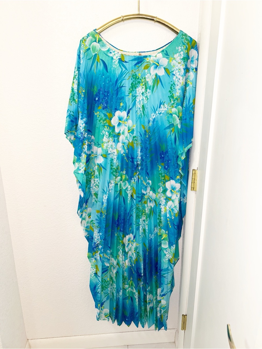 VINTAGE The Pleated Maxi Floral Kaftan In blues By GREENECASTLE SZ: OSFM